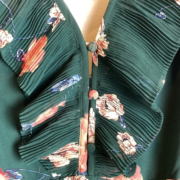 Lulus Loved By You Dark NWT Green Rose Floral Pleated Chiffon Maxi Dress Sz M - Picture 4 of 15